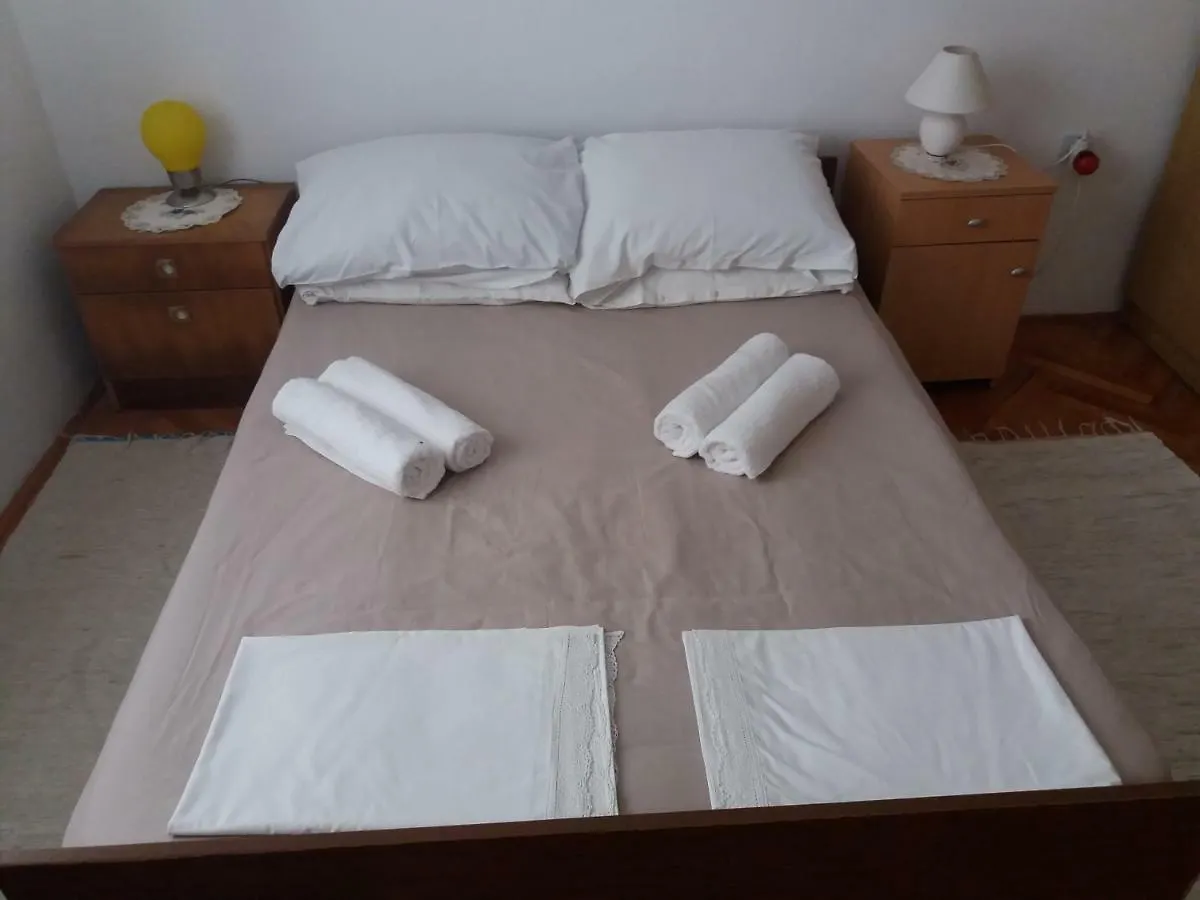 Apartment Apartman Nona Povljana