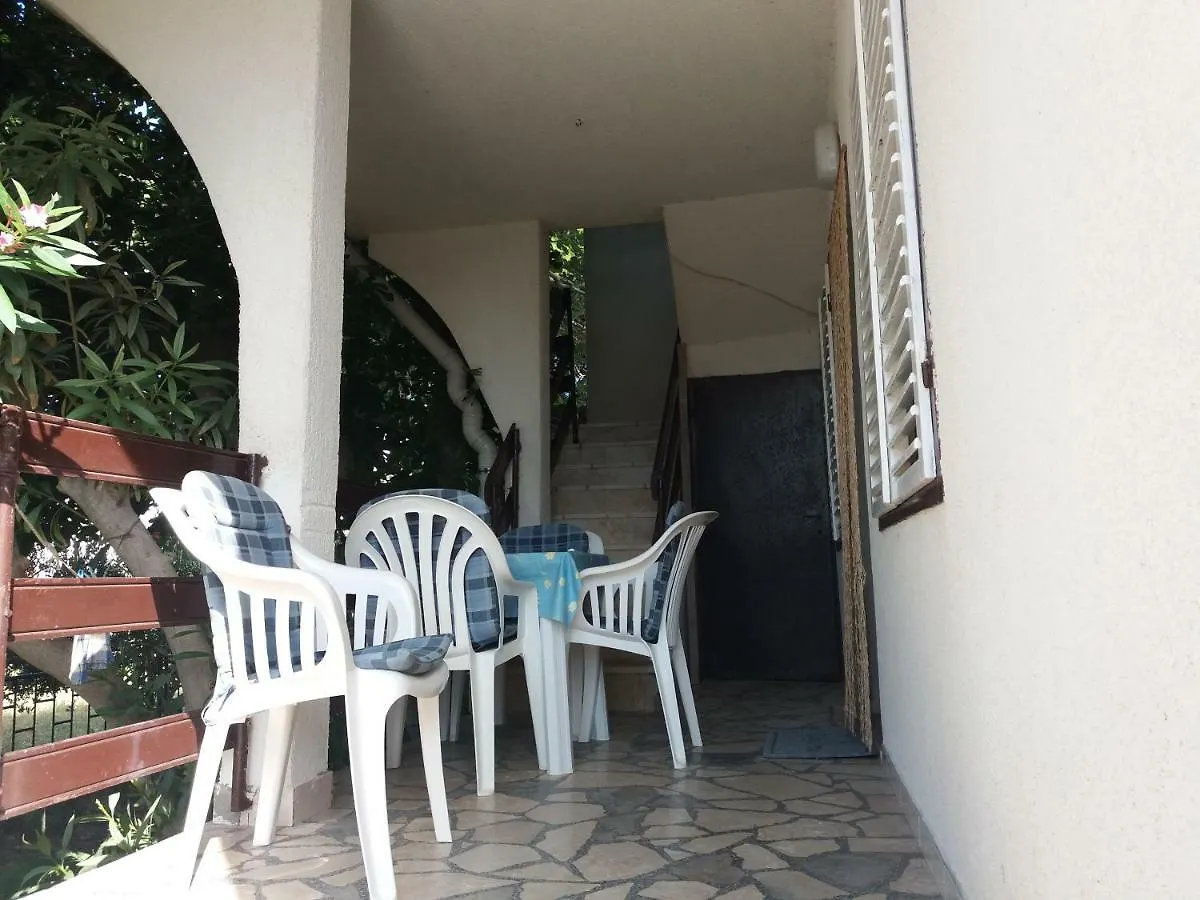 Apartman Nona Povljana 0*,  Croatia