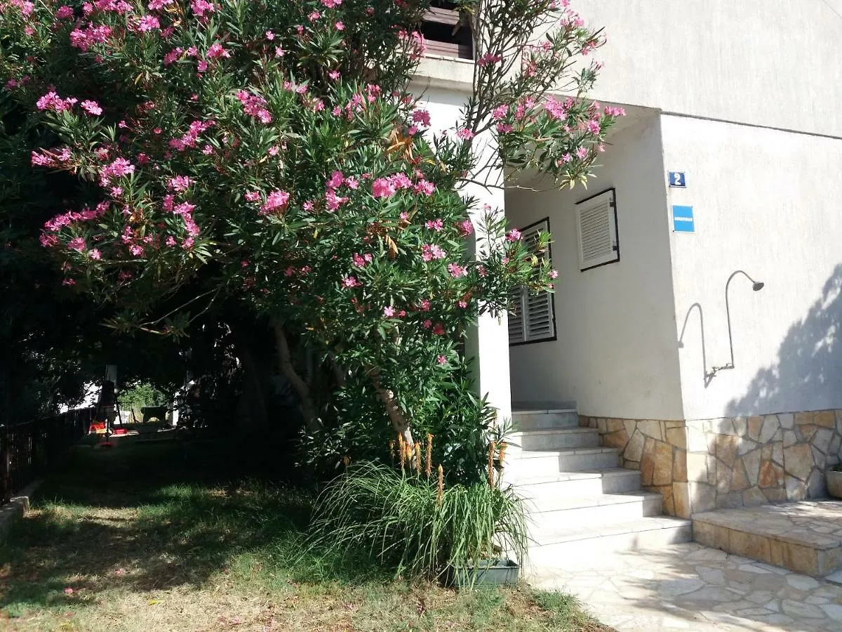 Apartman Nona Povljana
